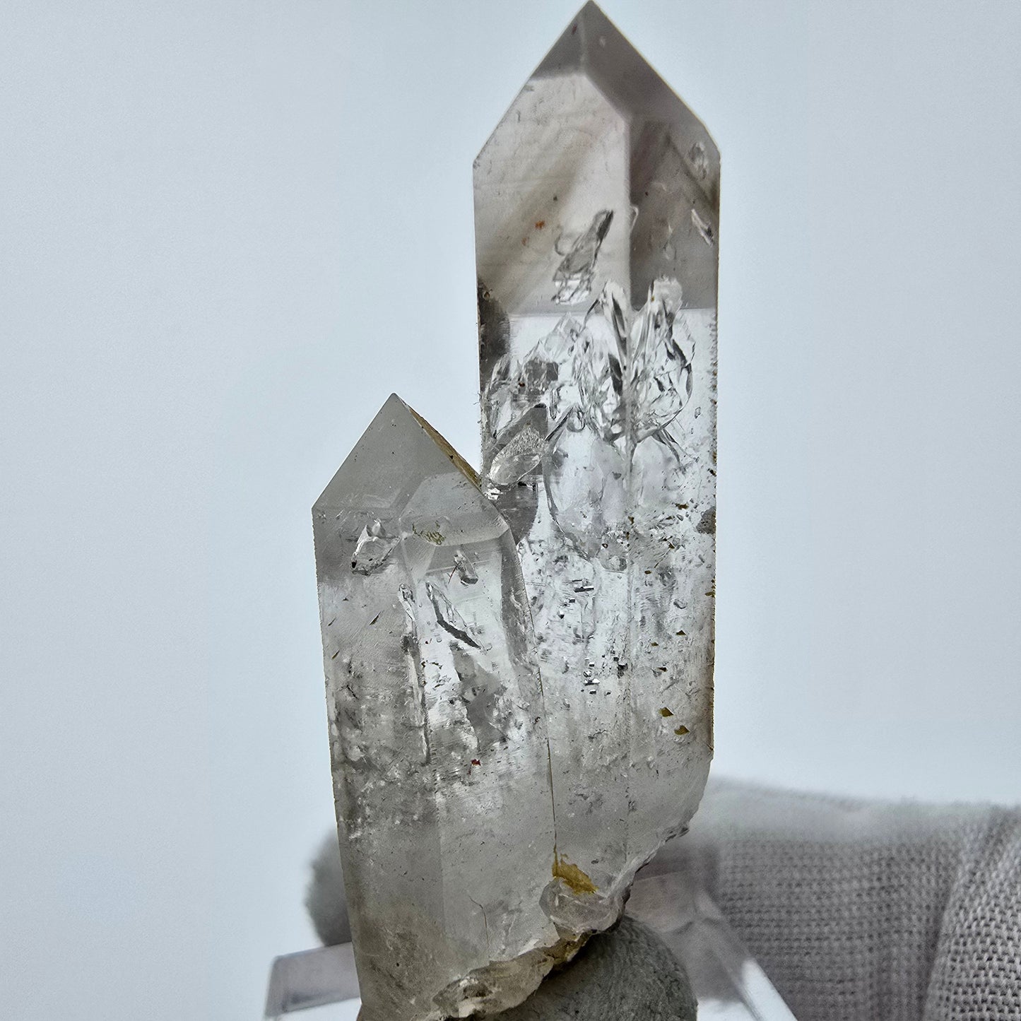 Enhydro Phantom Smoky Quartz Points 2x Bubble Goboboseb, Namibie 52*19*15mm