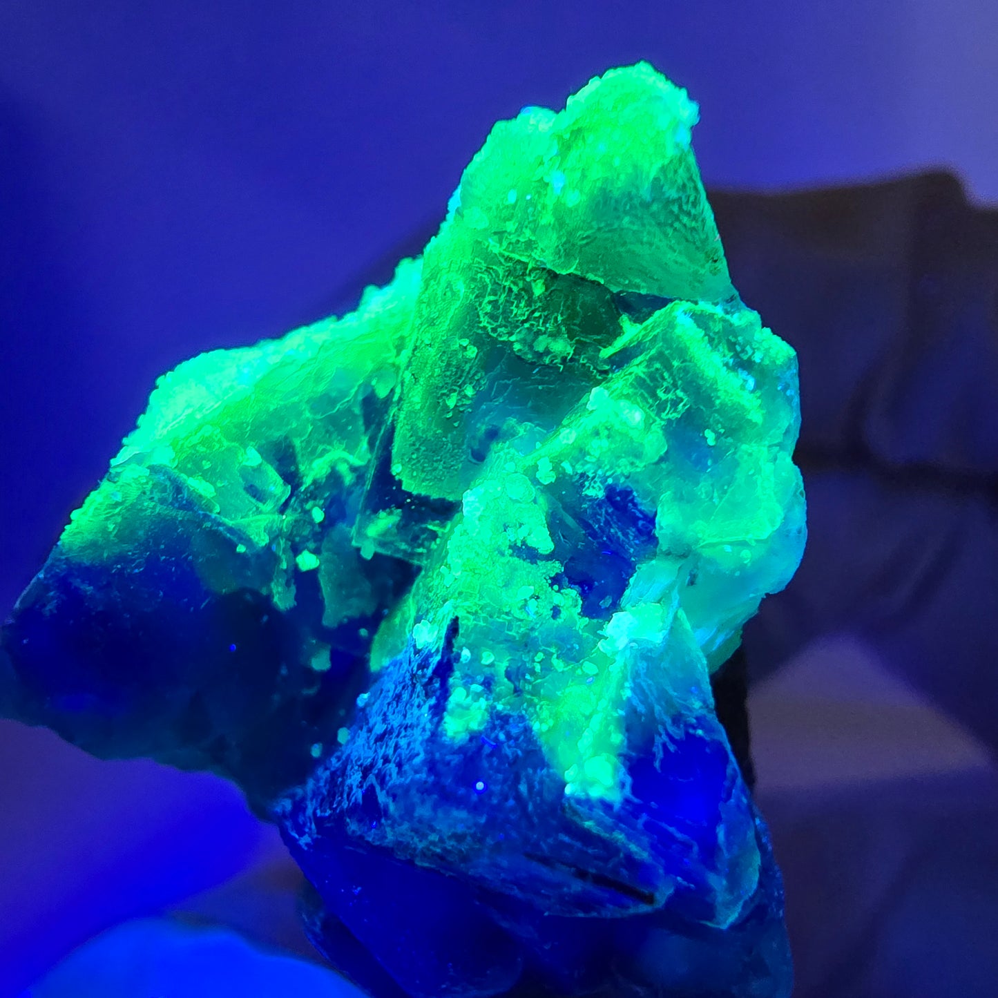 Cube de fluorite fantôme, muscovite et hyalite, spécimen d'Erongo, Namibie, 34 x 23 x 22 mm