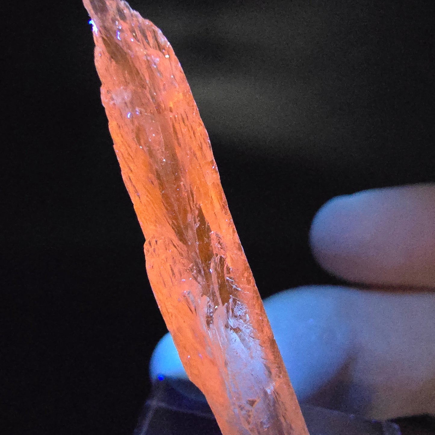 Seltener Kunzit X Spodumen Kristall weiß UV Mineral 48*5*4mm aus Brasilien