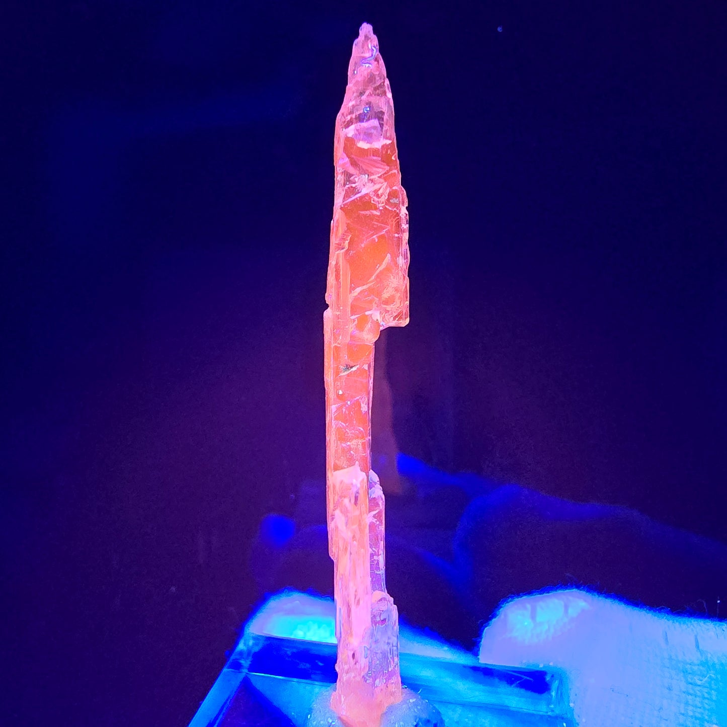 Seltener Kunzit X Spodumen Kristall weiß UV Mineral 53*9*5mm aus Brasilien