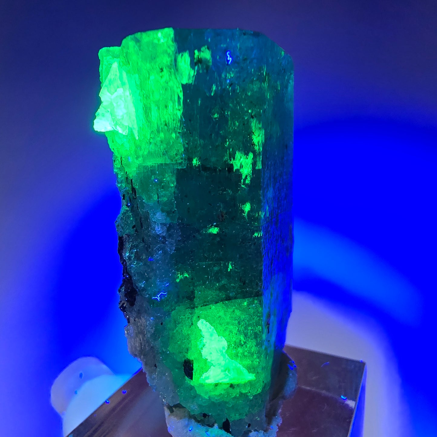 Seltener Aquamarin X mit Hyalit Einschlüssen Erongo, Namibia 42*28*19mm