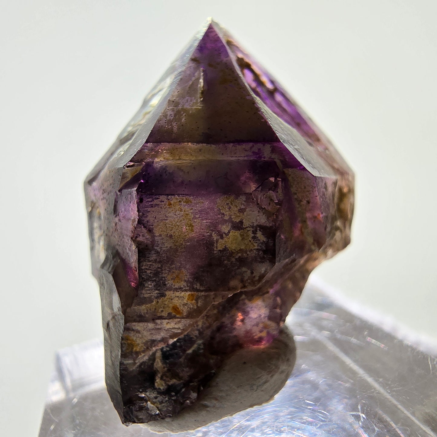 Sceptre squelette en améthyste fantôme rare, pointe Brandberg, Namibie, 30 x 24 x 20 mm