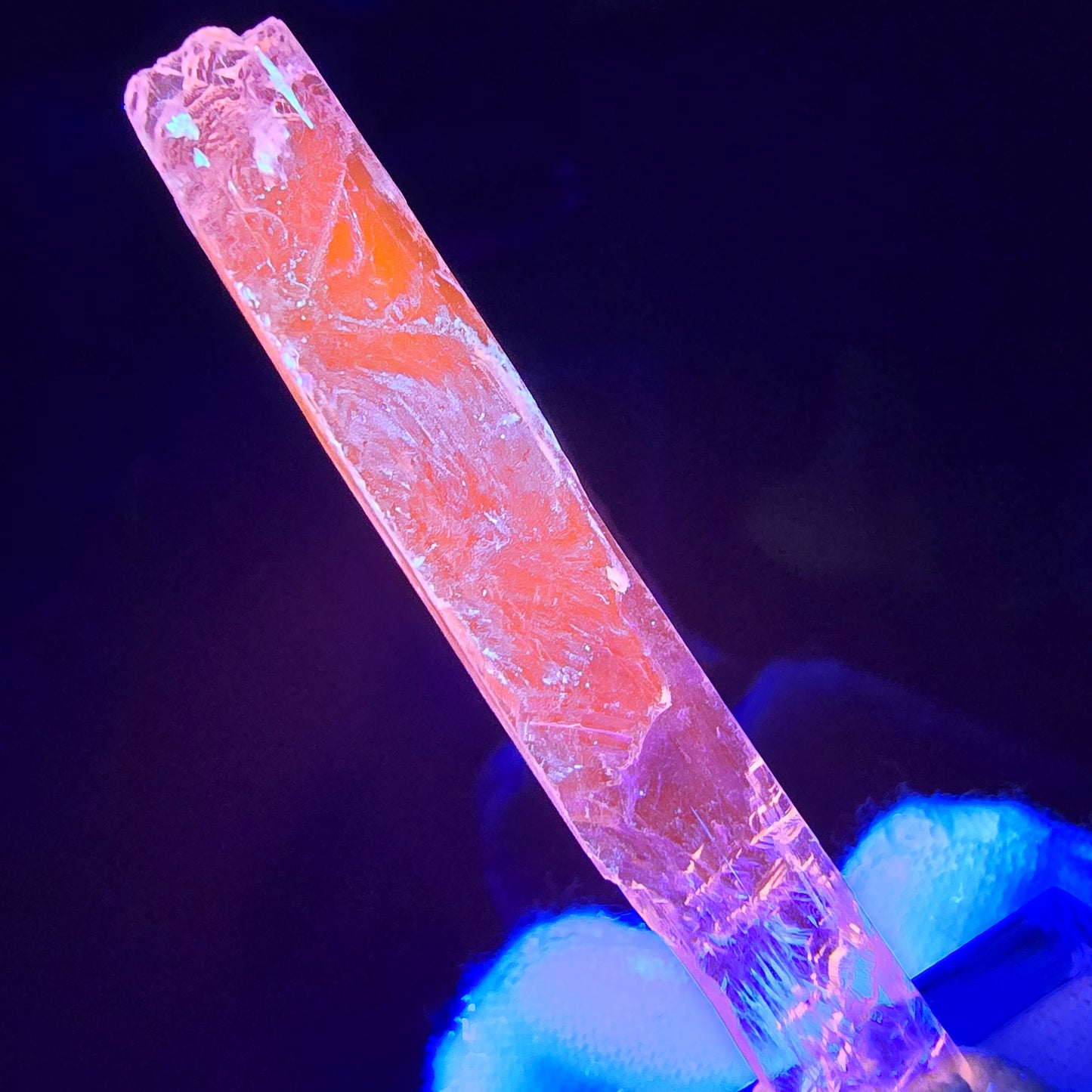 Seltener Kunzit X Spodumen Kristall weiß UV Mineral 54*8*5mm aus Brasilien