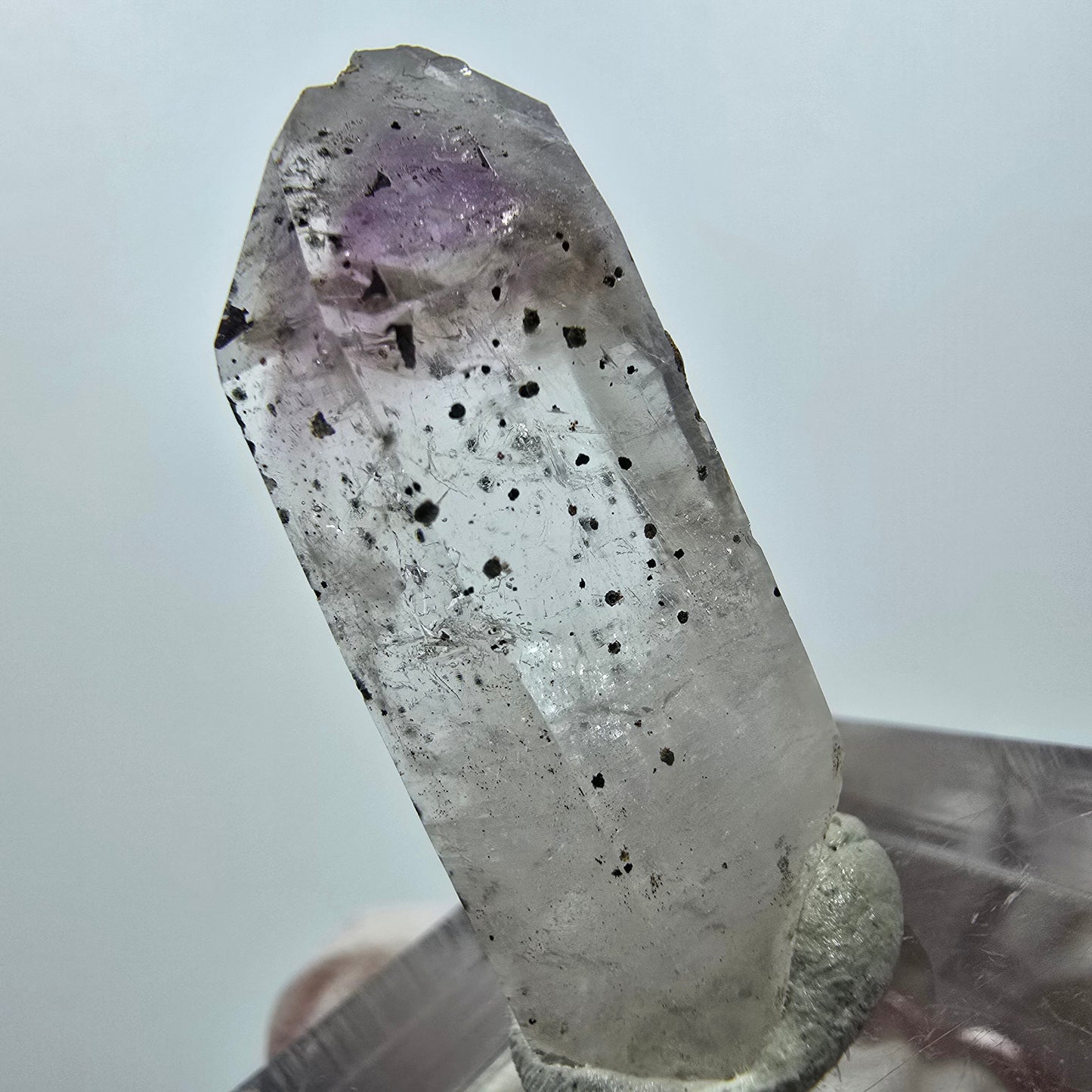 Améthyste fantôme avec hématite, mine Streep, Goboboseb, Namibie, 33 x 14 x 11 mm