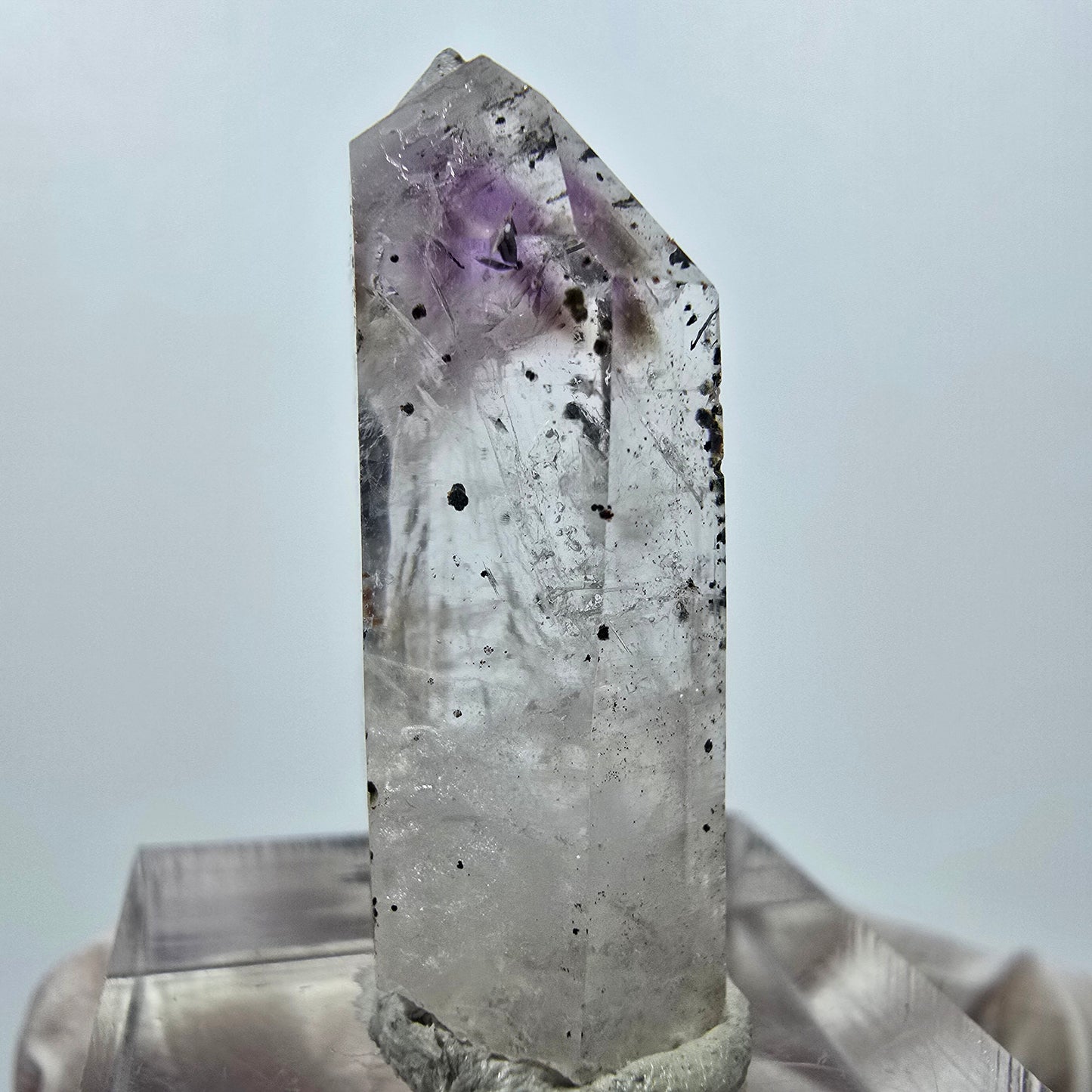 Améthyste fantôme avec hématite, mine Streep, Goboboseb, Namibie, 33 x 14 x 11 mm