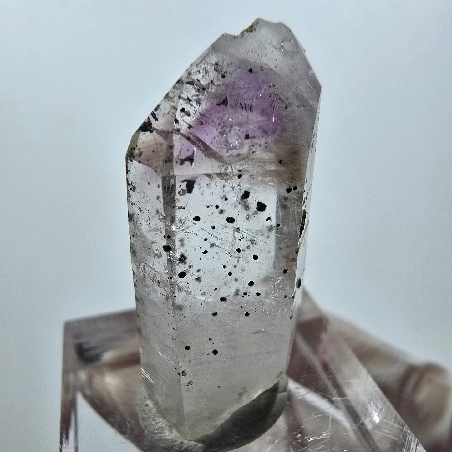 Améthyste fantôme avec hématite, mine Streep, Goboboseb, Namibie, 33 x 14 x 11 mm