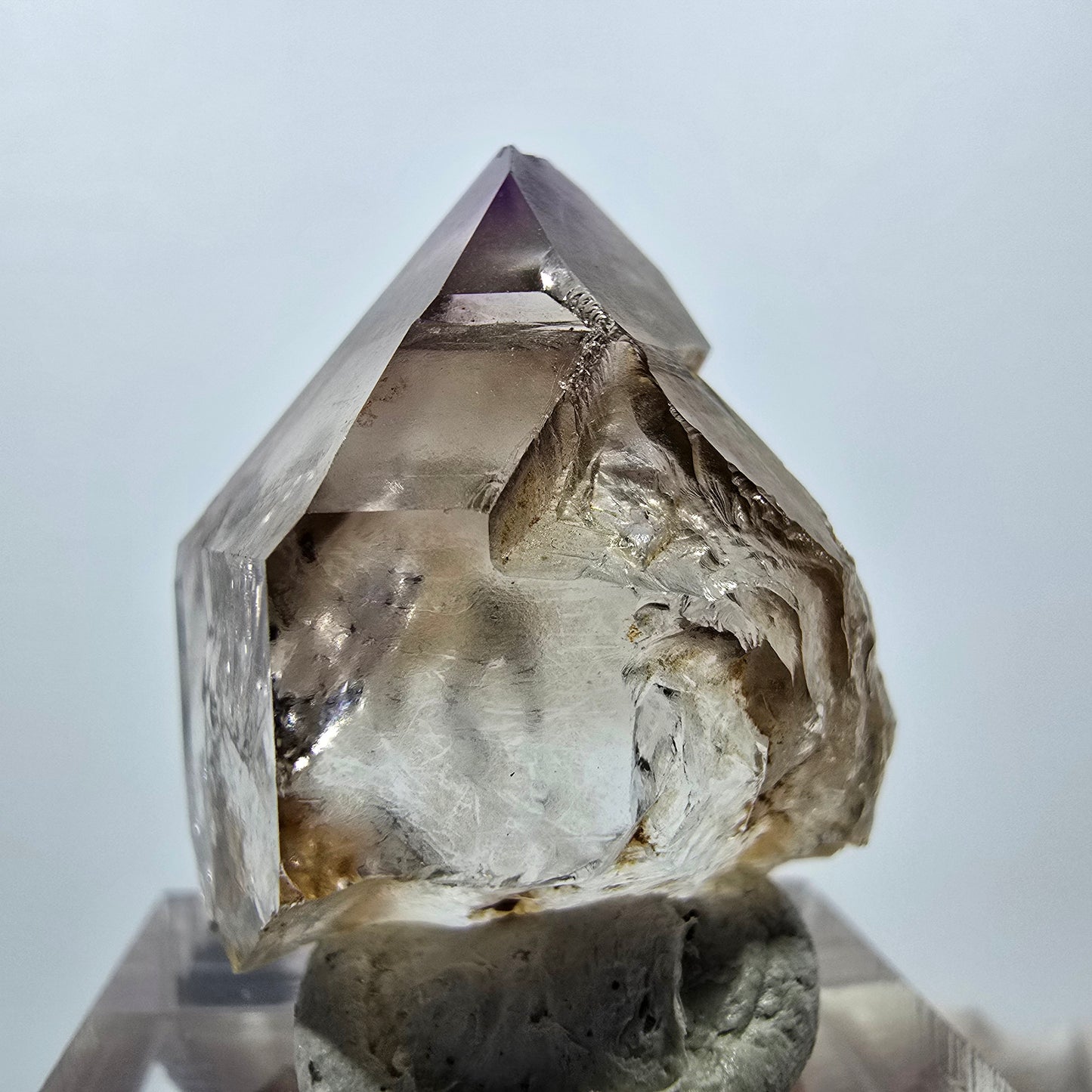 Pointe de sceptre en améthyste fantôme de Goboboseb, Namibie, 30 x 24 x 19 mm