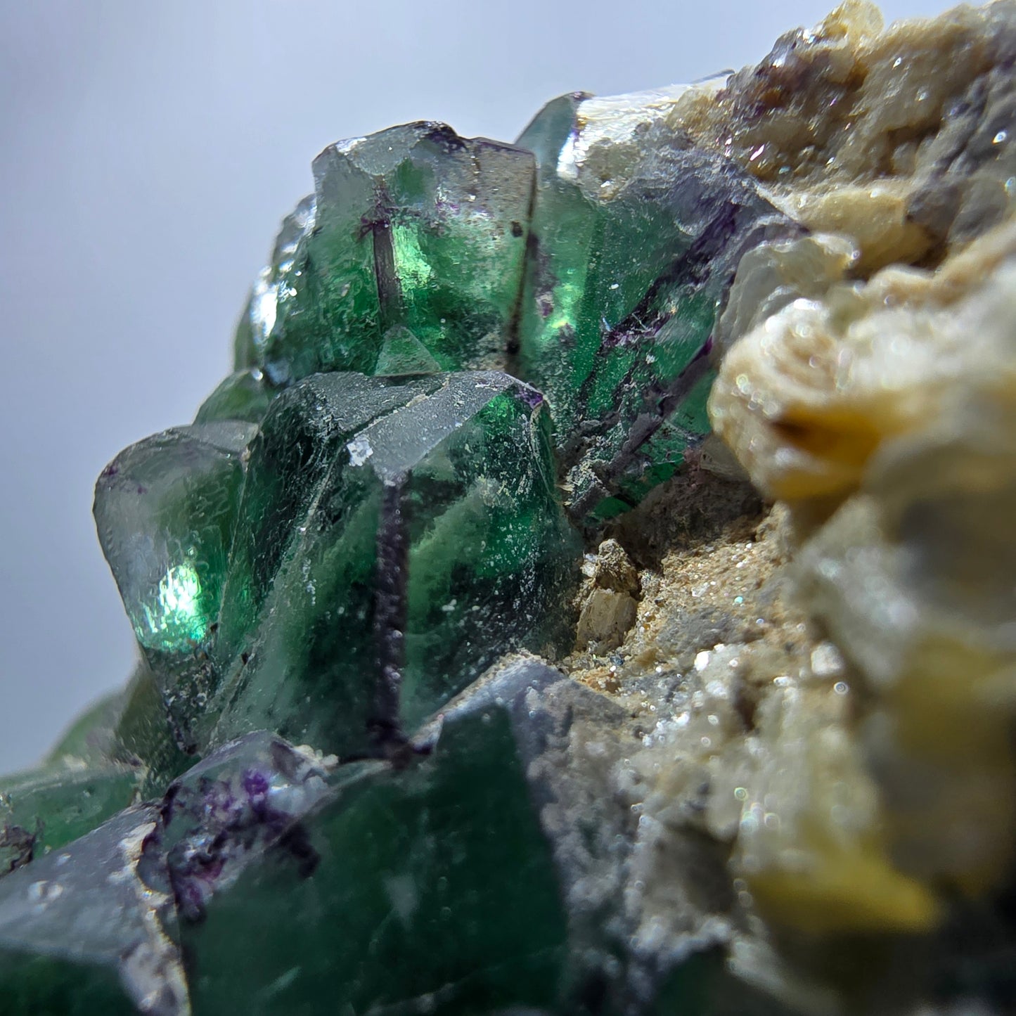Fluorite fantôme Schörl, tourmaline, calcite, muscovite, stade Erongo, Namibie, 62 x 40 x 38 mm