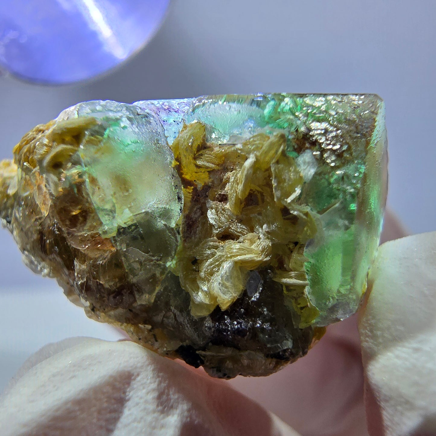 Cube de fluorite fantôme, spécimen de muscovite, Erongo, Namibie, 26 x 20 x 13 mm