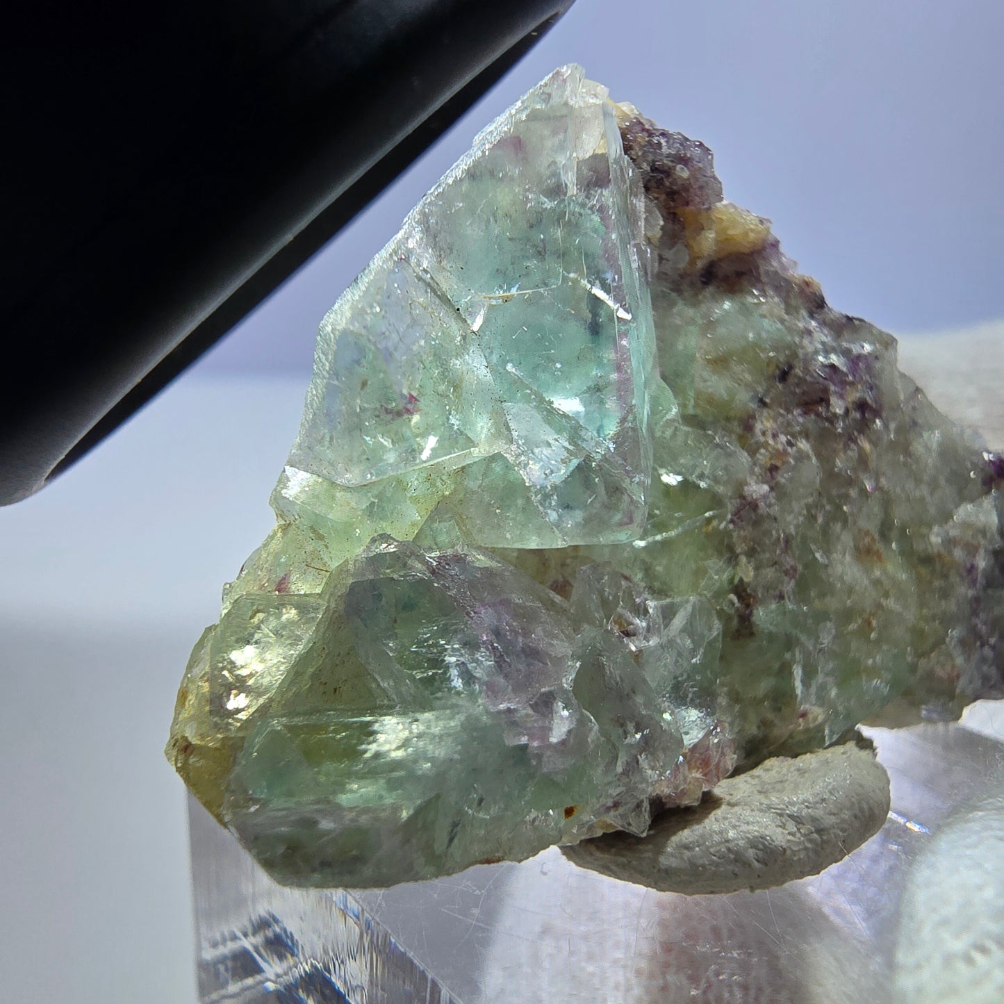 Spécimen rare de cube de fluorite fantôme zonal vert violet Okorusu, Namibie 41*27*9mm