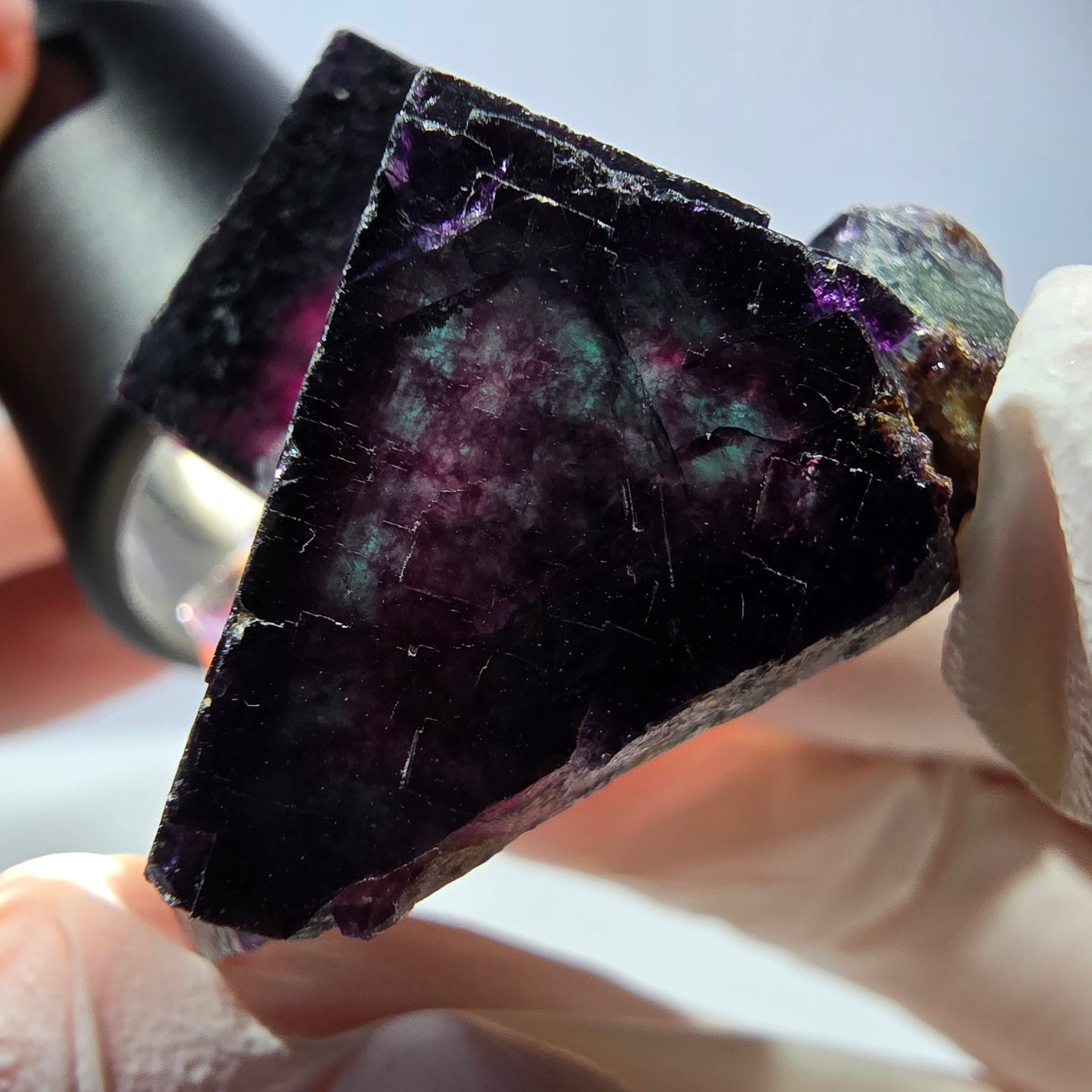 Spécimen de cube de fluorite fantôme, parqueté vert violet Okorusu, Namibie 40*35*29 mm