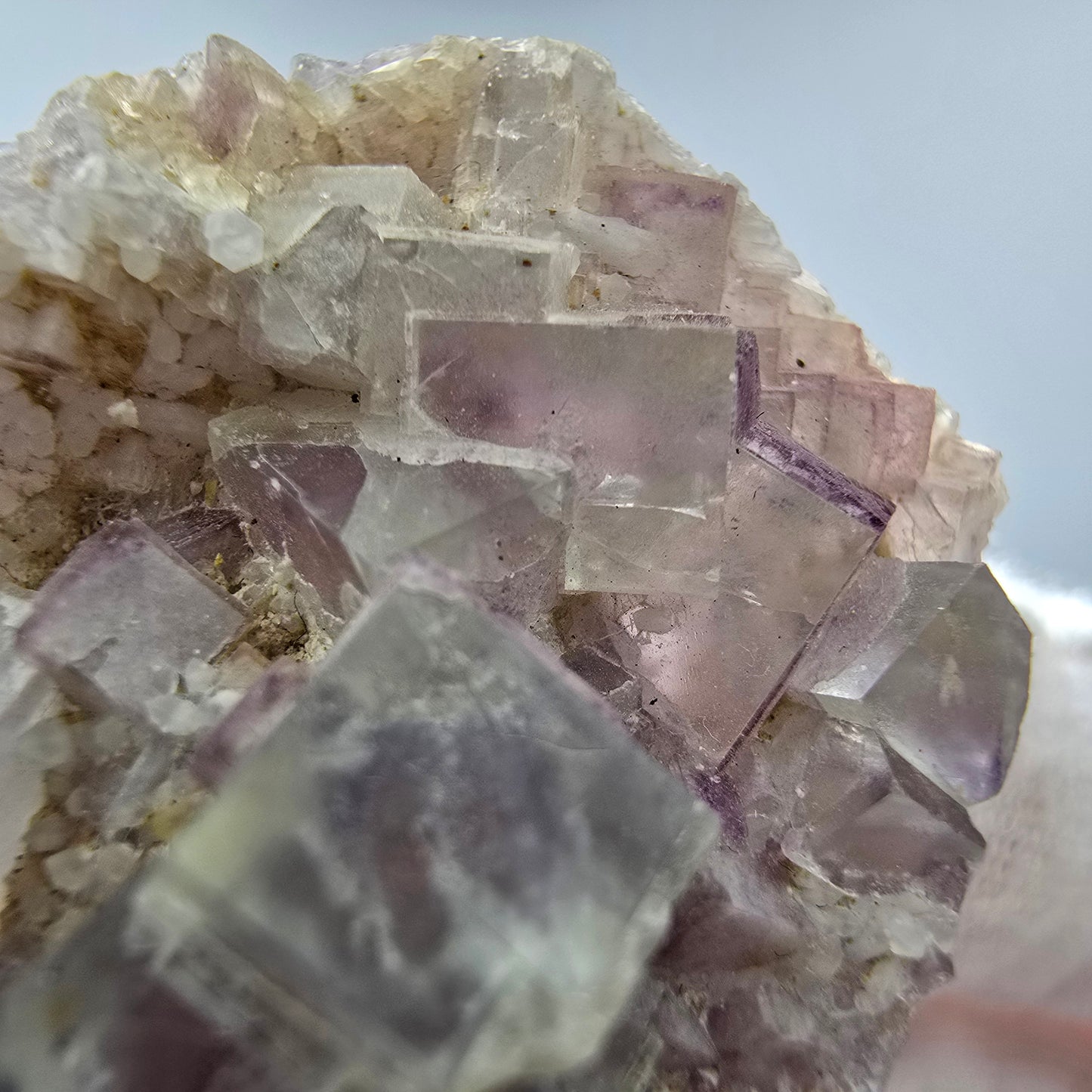 Seltene UV Phantom Fluorit Würfel, Quarz Stufe Brandberg, Namibia 47*31*18mm