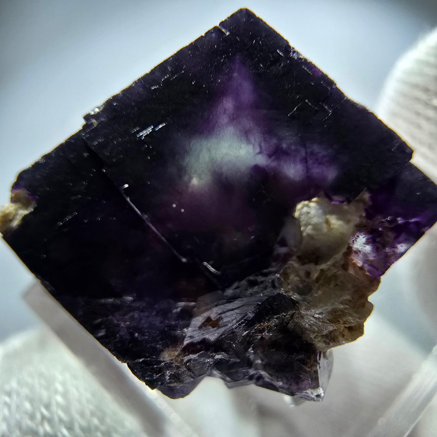 Spécimen rare de cube de fluorite fantôme, vert zonal et violet, Okorusu, Namibie, 22 x 20 x 15 mm