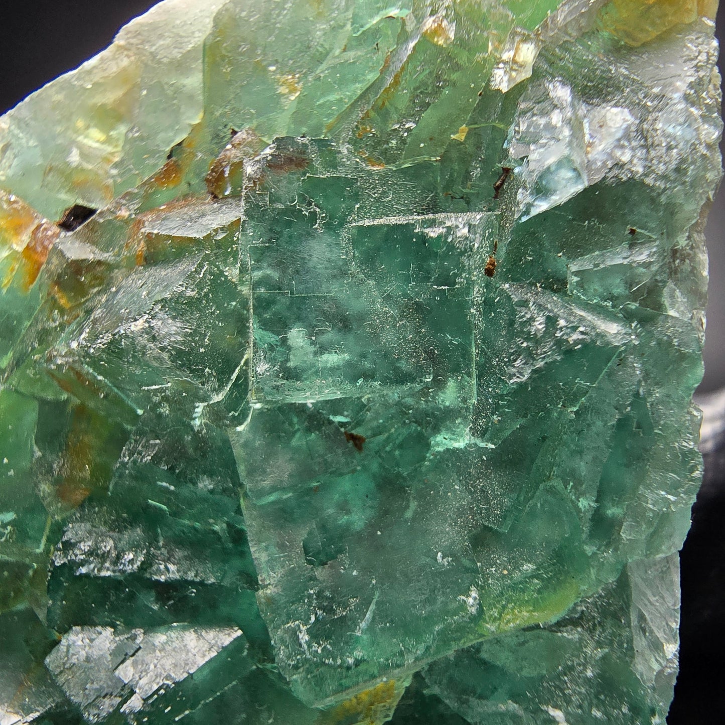 Cube de fluorite fantôme transparent, vert Okorusu, Collection namibie 68x51x17mm