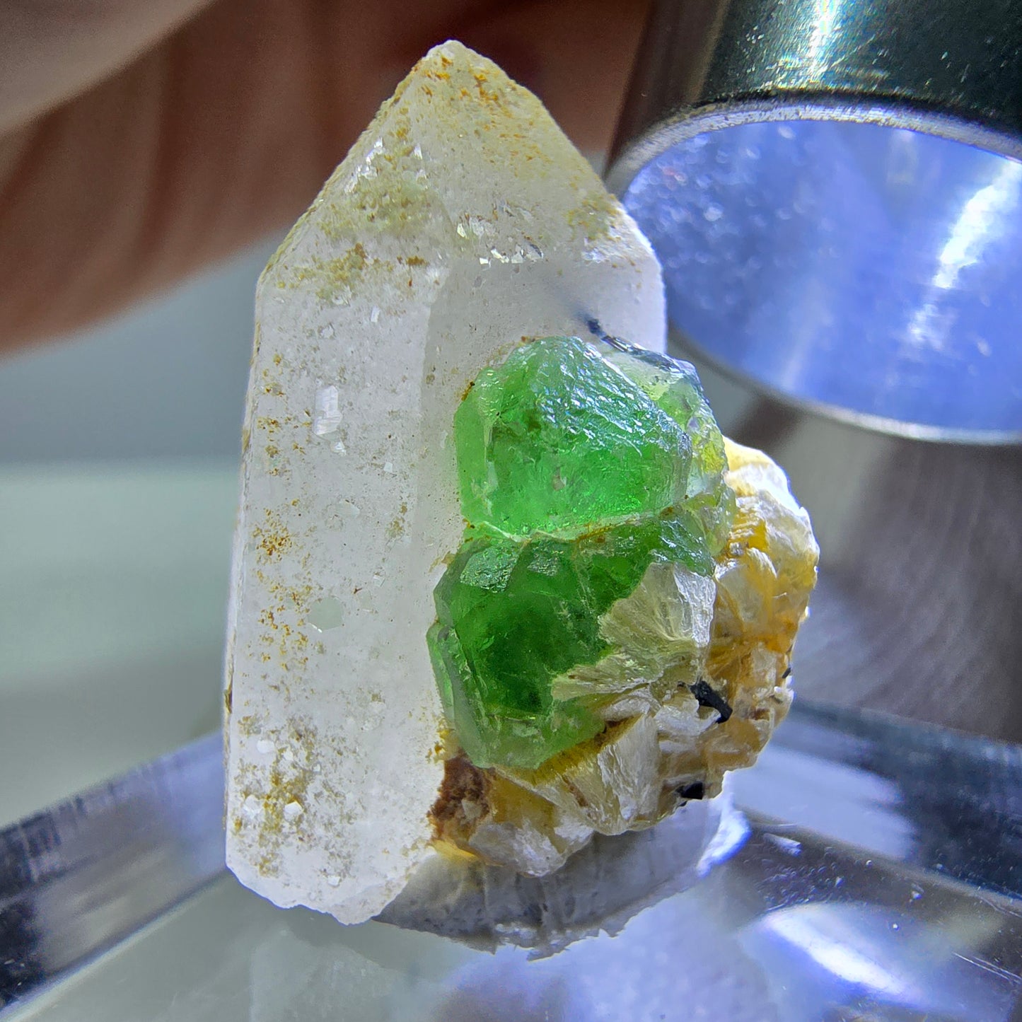 Fluorite fantôme, quartz fumé, hyalite, tourmaline de Schörl, muscovite, Erongo, Namibie, 23 x 19 x 15 mm