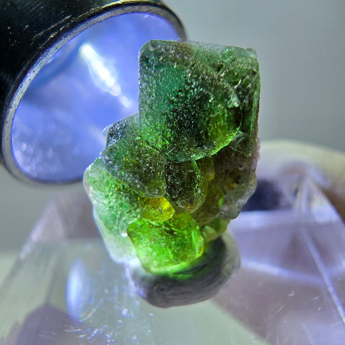 Spécimen hexagonal de cube de fluorite fantôme, Erongo, Namibie, 17 x 10 x 10 mm