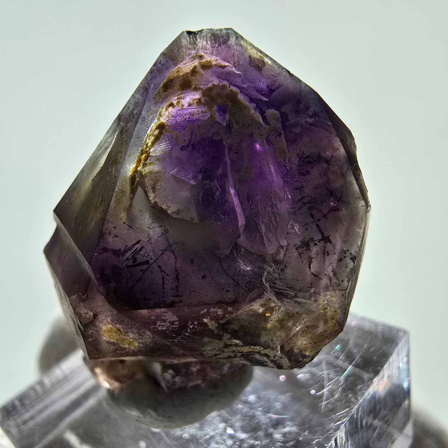 Sceptre squelette en améthyste fantôme rare, pointe Brandberg, Namibie, 30 x 24 x 20 mm