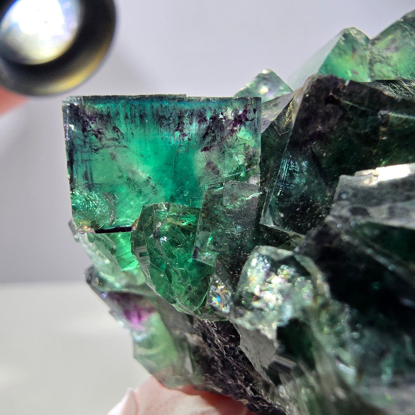 Spécimen de cube de fluorite fantôme, parqueté vert violet Okorusu, Namibie 52*46*32mm