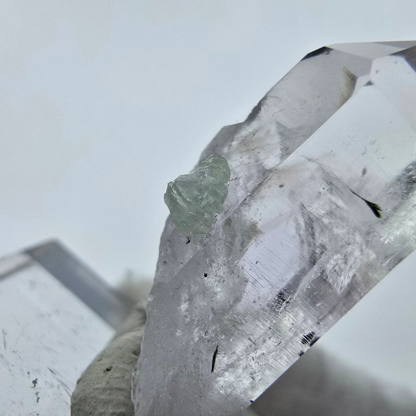 Phantom Amethyst mit Prehnit, Hämatit Streep Mine Goboboseb Namibia 32*14*11mm
