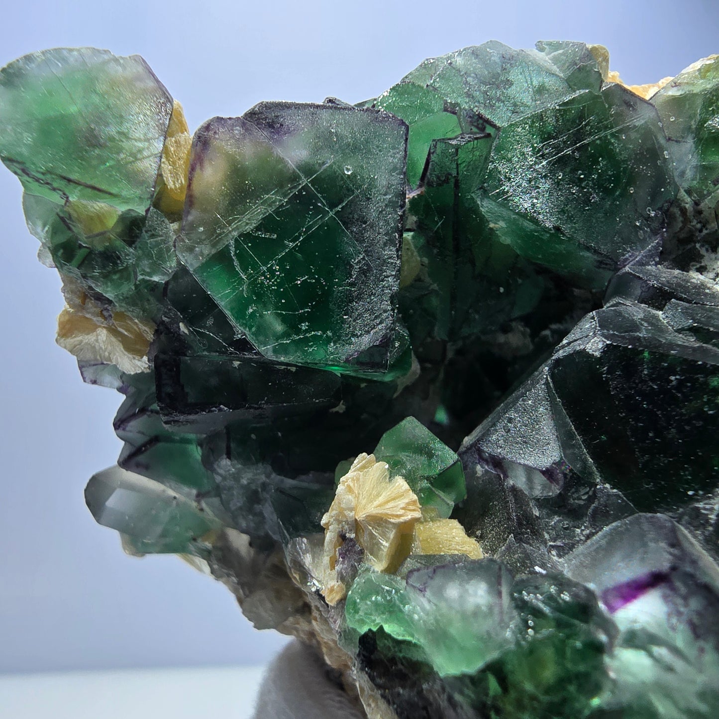 Cube de fluorite fantôme zonal, muscovite, spécimen d'hyalite, Erongo, Namibie, 90 x 72 x 53 mm