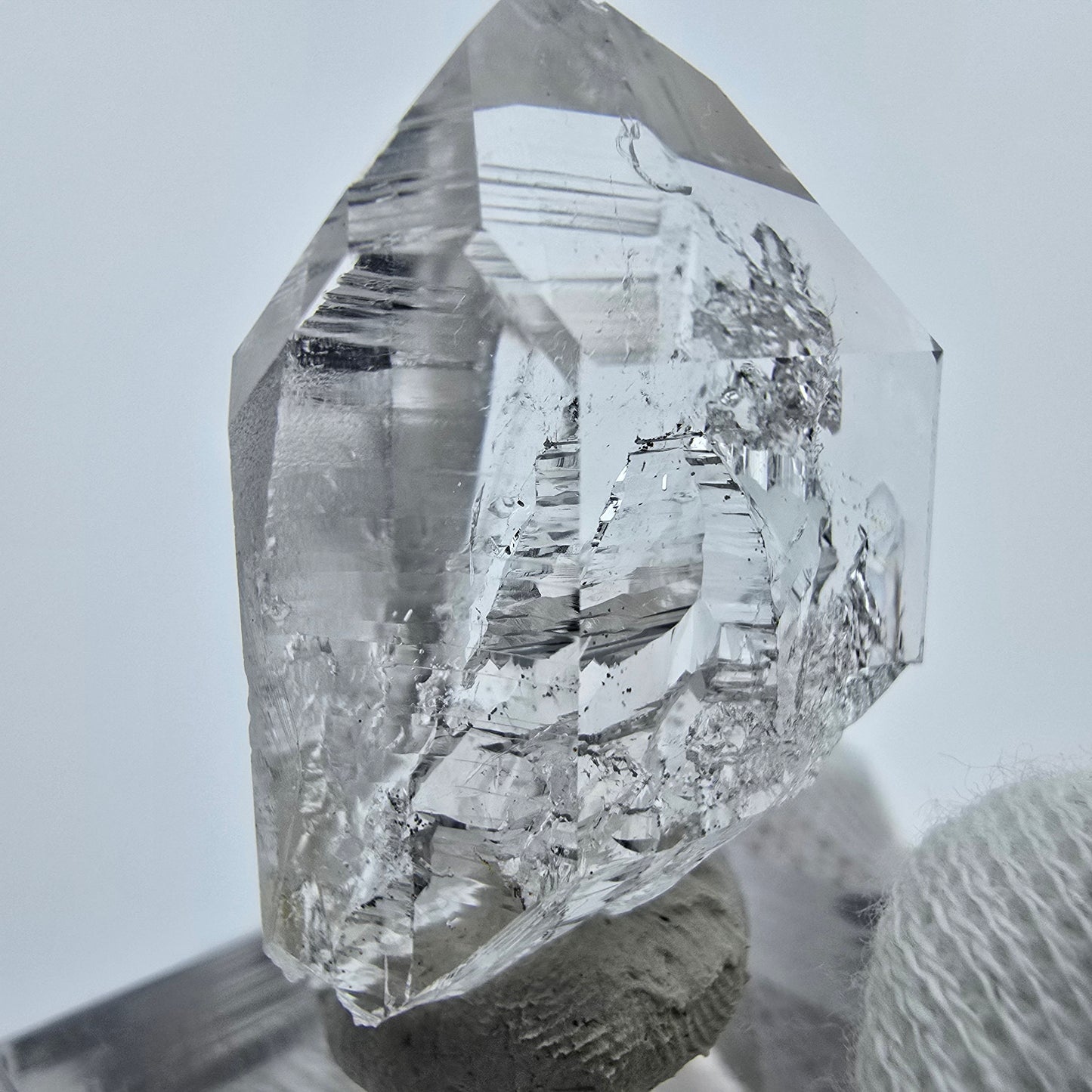 Klare Lemurian Phantom Quarz Spitze Streep Mine, Goboboseb, Namibia 34*20*14mm