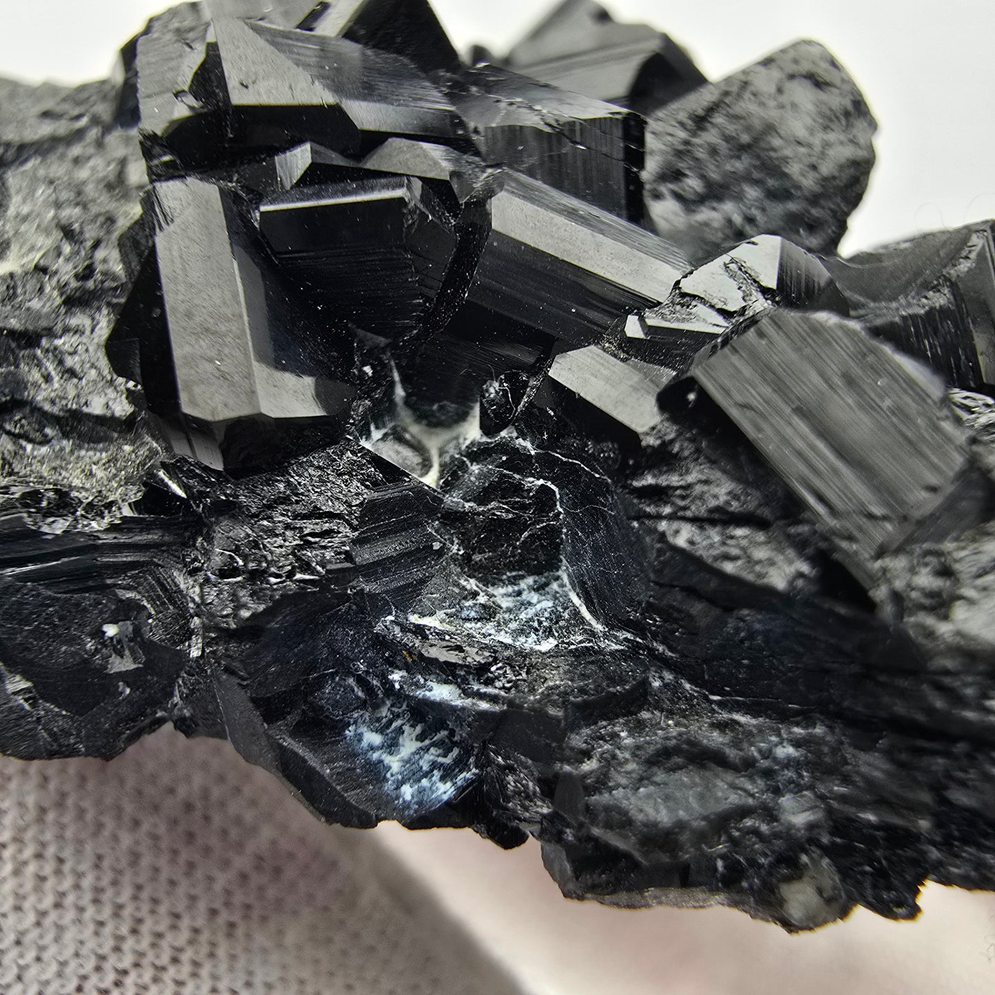 Symmetrische Schörl Turmalin, Rauchquarz Stufe Erongo, Namibia 44*41*26mm