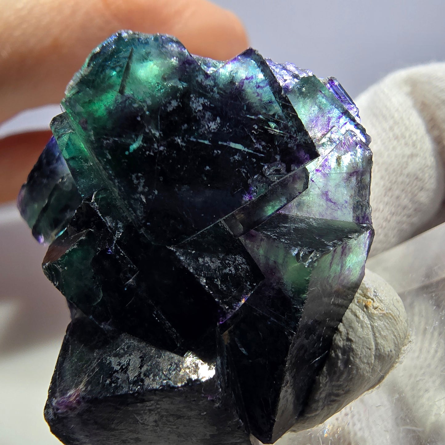 Spécimen de cube de fluorite fantôme transparente, vert-violet zonal, Okorusu, Namibie, 39 x 37 x 23 mm
