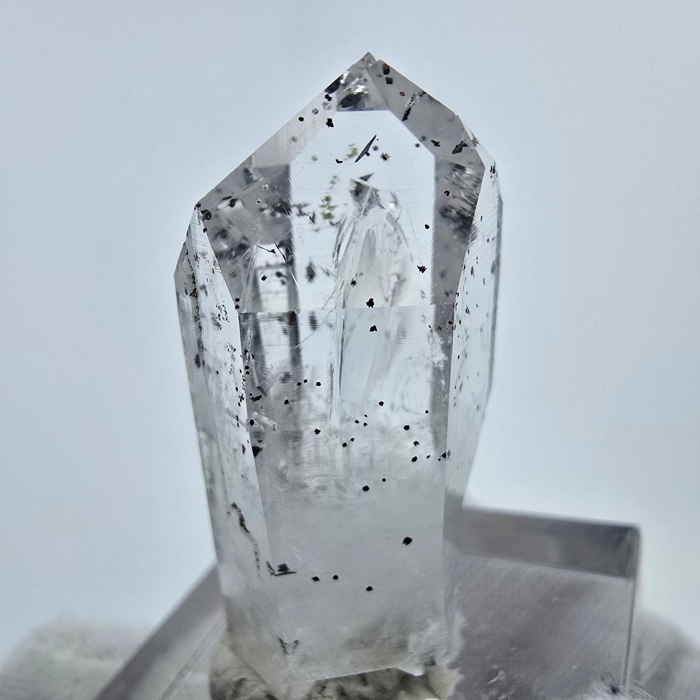 Klarer Harlekin Phantom Quarz Kristall Streep Mine, Goboboseb Namibia 34*16*13mm