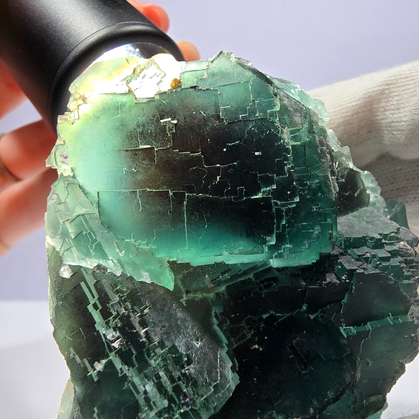 Grand cube de fluorite fantôme vert étagé Okorusu Namibie 100 x 68 x 42 mm