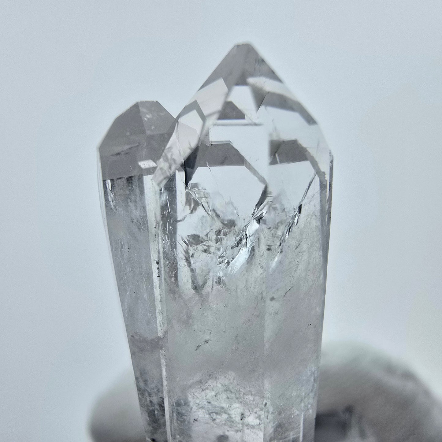 Klarer Harlekin Phantom Quarz Kristall Streep Mine, Goboboseb Namibia 37*10*11mm