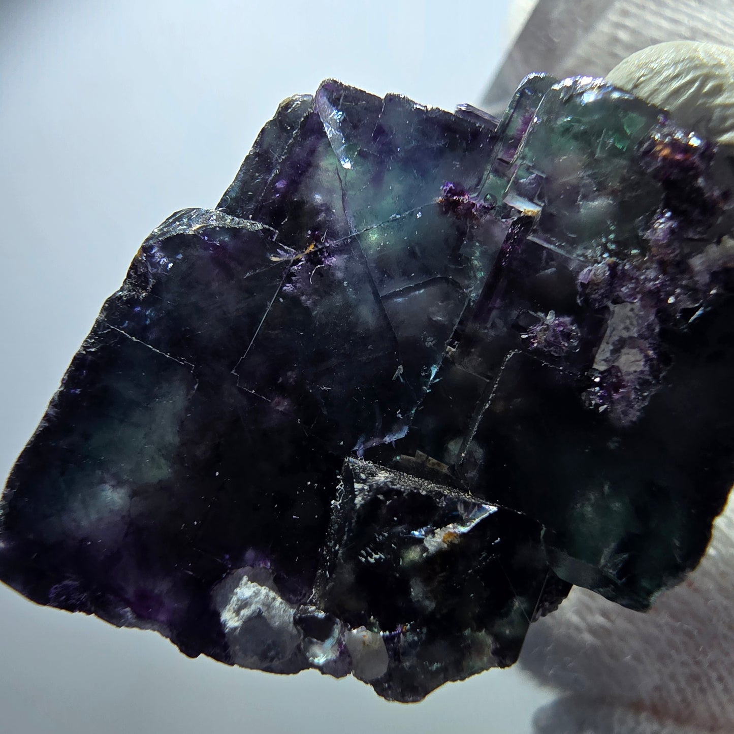 Spécimen rare de cube de fluorite fantôme, vert zonal et violet, Okorusu, Namibie, 31 x 24 x 21 mm