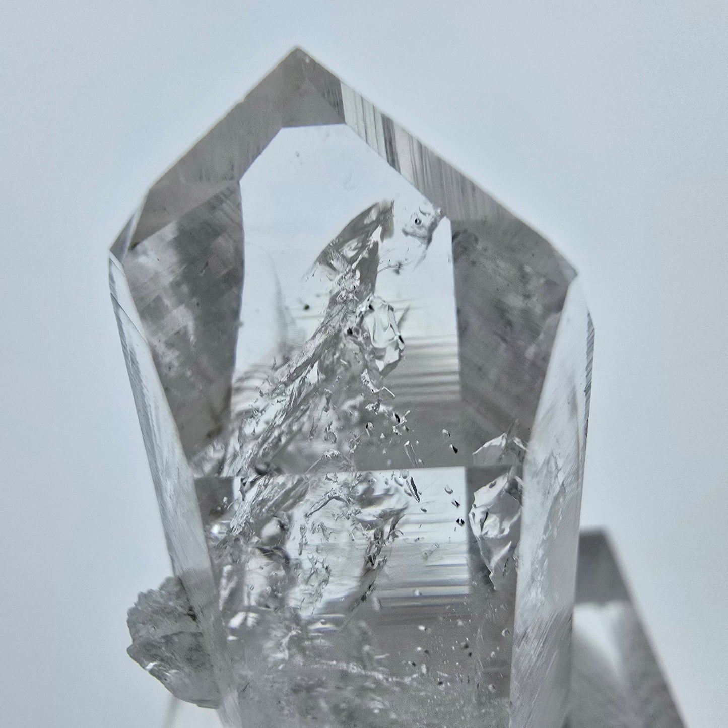 Enhydro Lemurian Phantom Quarz Spitze Streep Mine, Goboboseb, Namibia 34*17*16mm