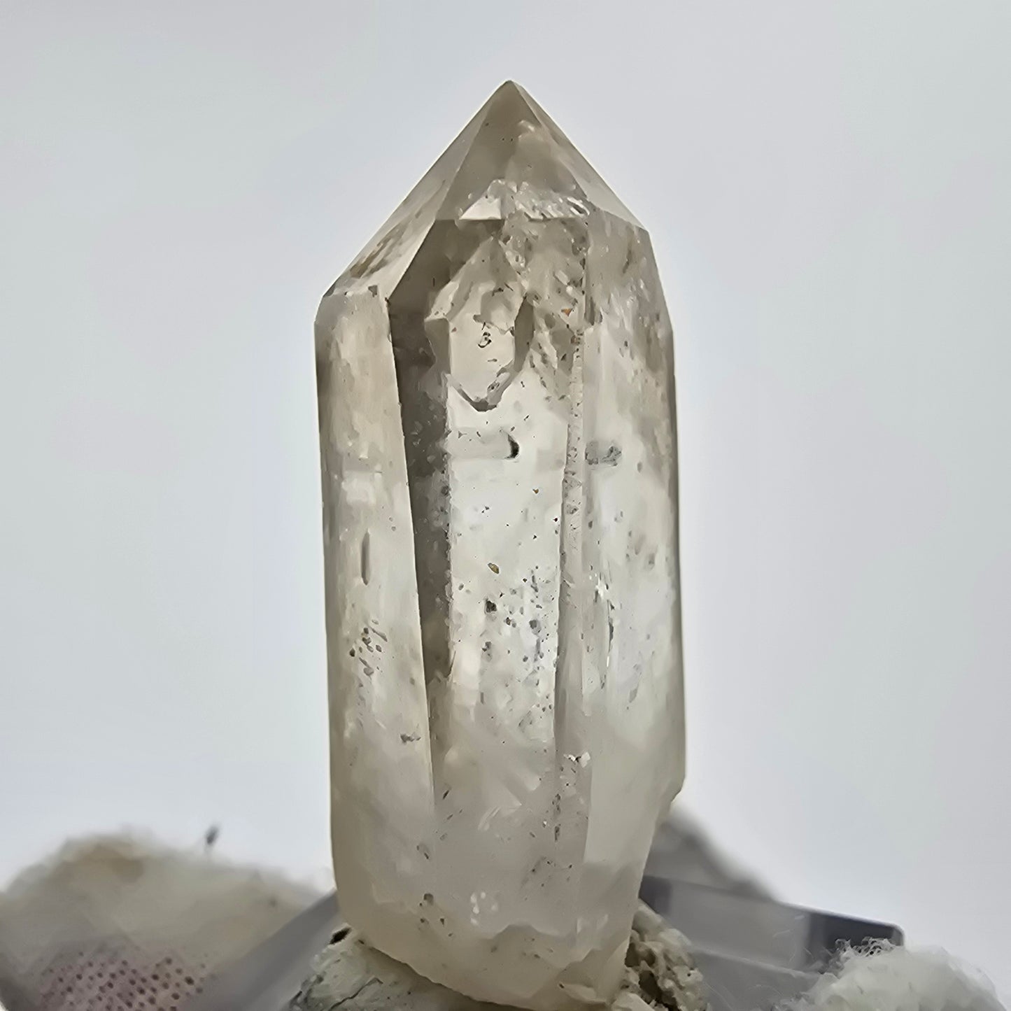 Enhydro Phantom Rauchquarz Spitze 1x Blase Goboboseb Namibia 39*18*11mm Sammlung