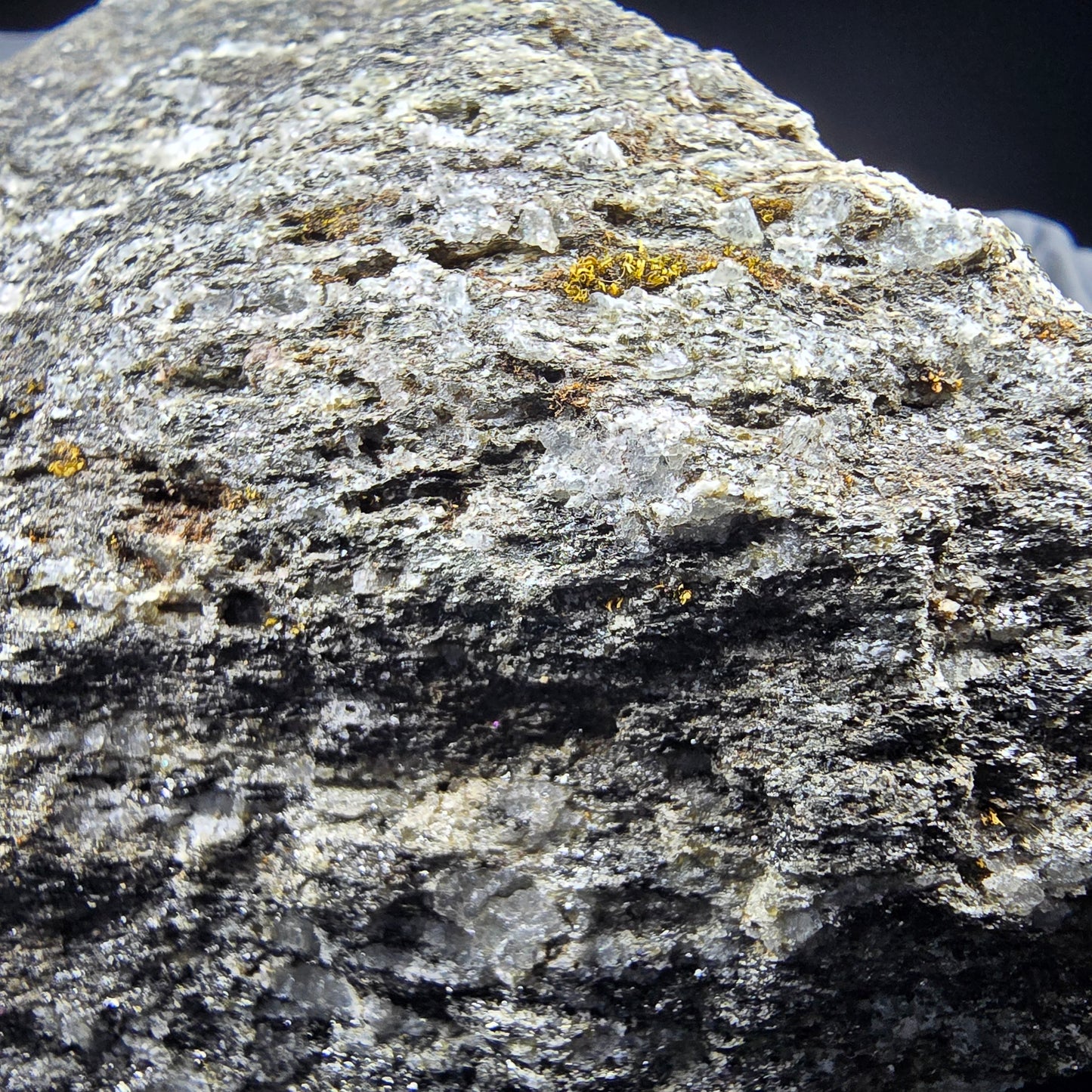 Schönes Unbekanntes Mineral, schwarz weiß glänzend 114*83*41mm aus Unbekannt