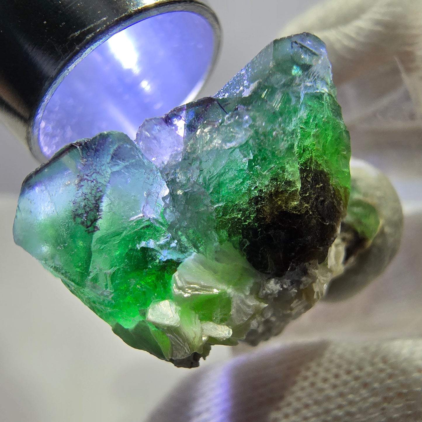 Spécimen de cube de fluorite fantôme zonal, de muscovite et de tourmaline Schorl, Erongo, Namibie, 32 x 26 x 20 mm
