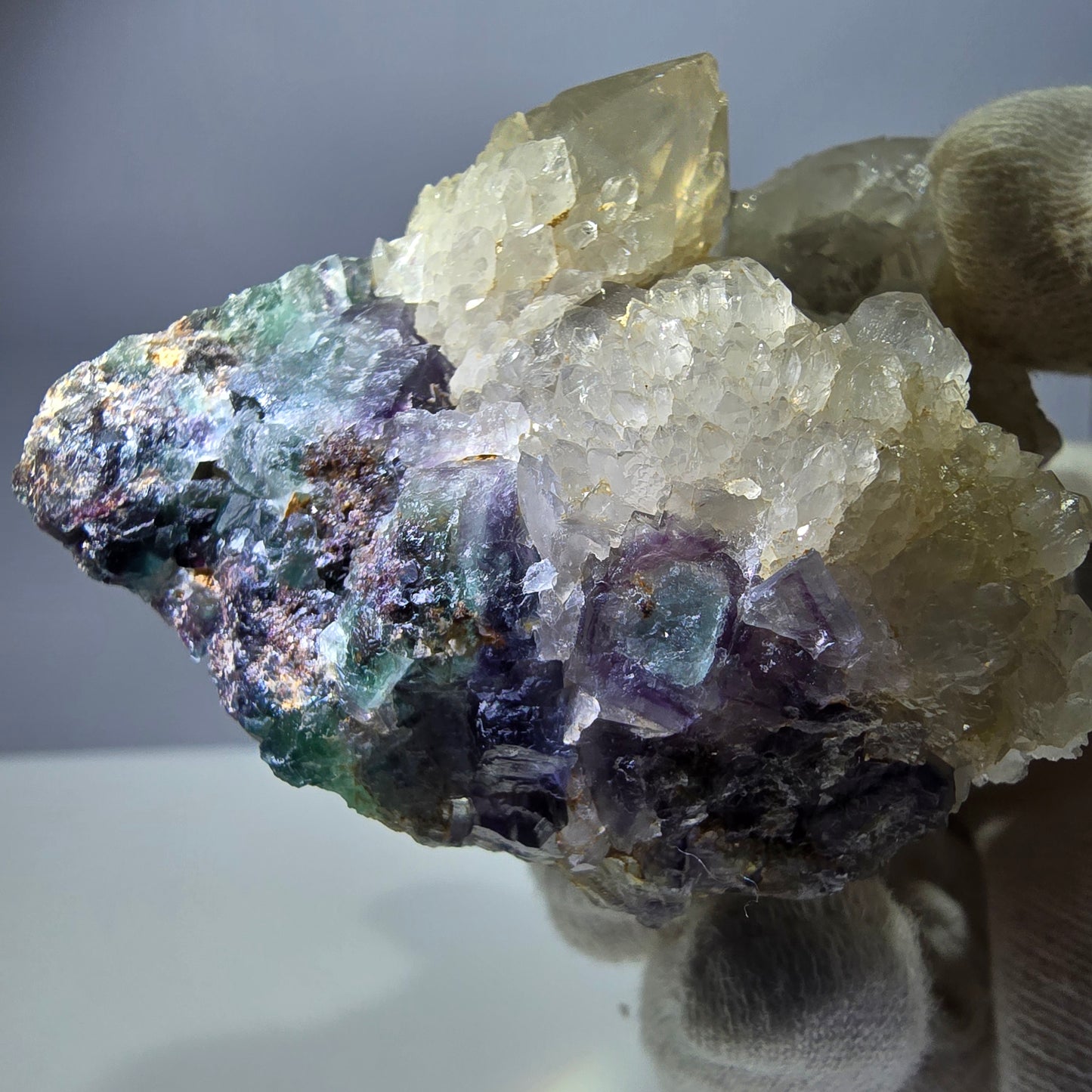 Grand cube de fluorite fantôme, spécimen de quartz violet-vert Okorusu, Namibie 102 x 78 x 57 mm