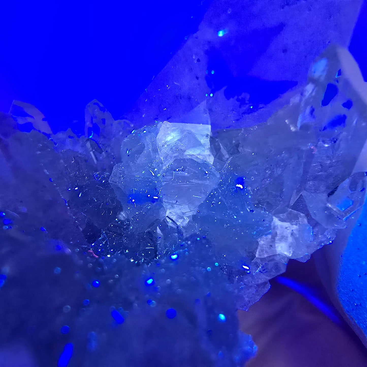 Spécimen de quartz clair, de préhnite et de calcite Streep Mine, Goboboseb, Namibie 49*38*23 mm