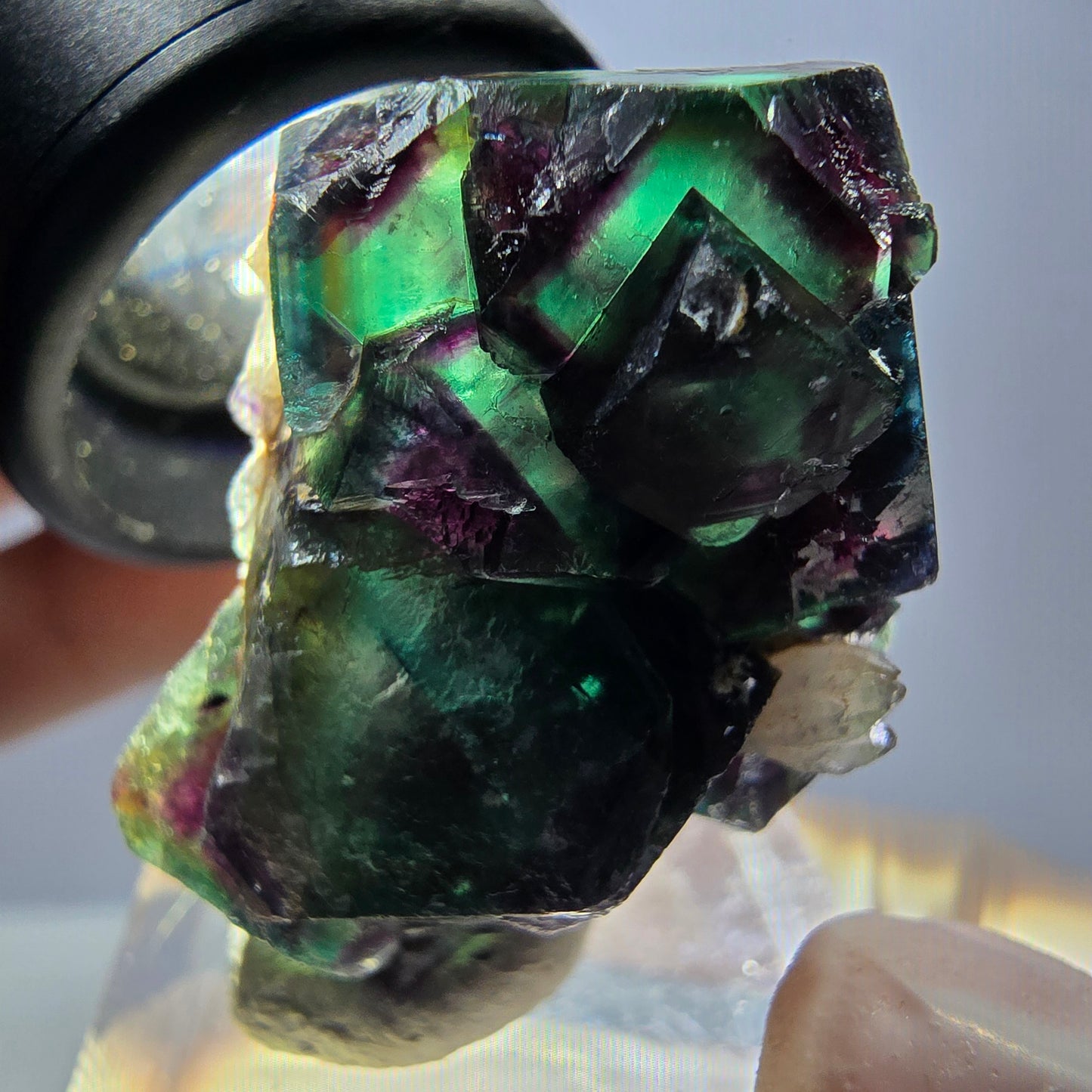 Rare cube de fluorite UV, spécimen de quartz, vert violet, Okorusu, Namibie 32 x 26 x 15 mm