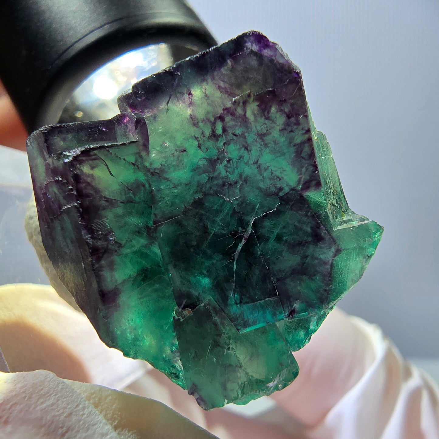 Rare spécimen de cube de fluorite, vert-violet, Okorusu, Namibie, 36 x 26 x 24 mm