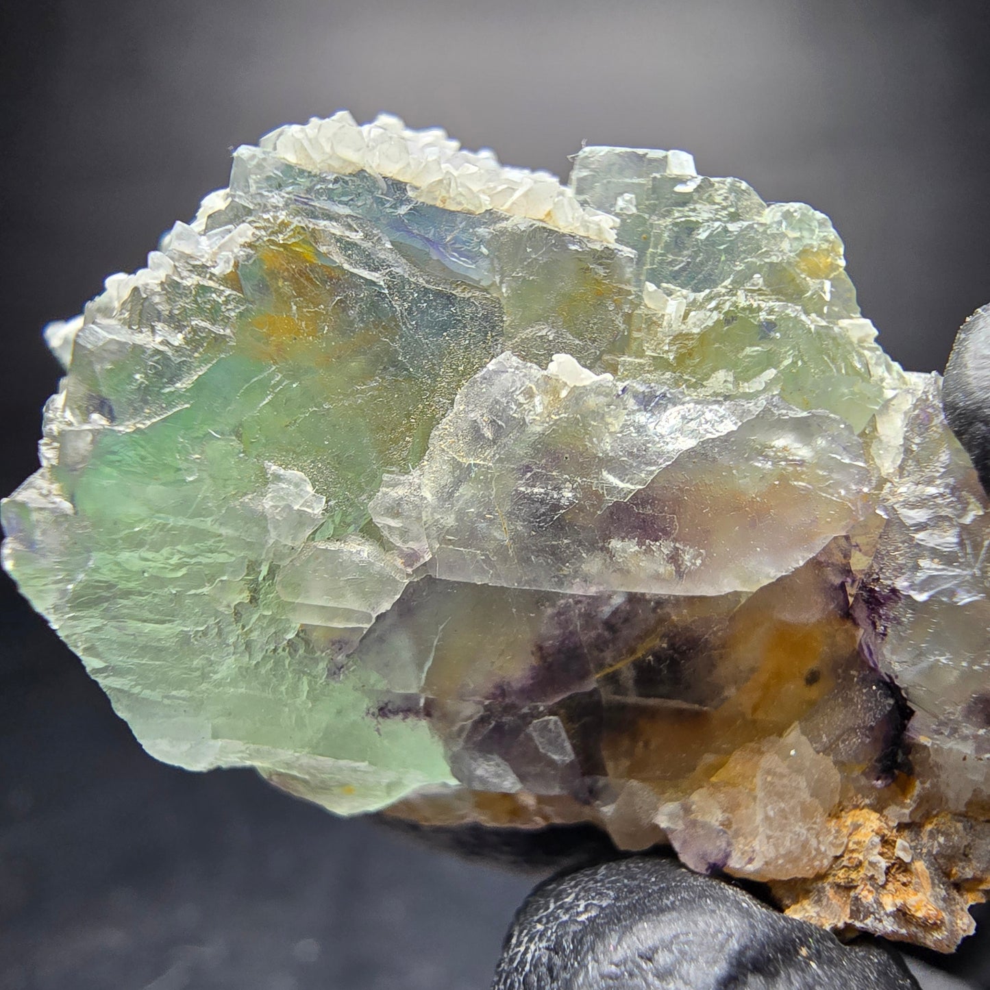 Cube de fluorite fantôme étagé, vert, bleu, violet, Omehane, namibie, 46x28x24mm