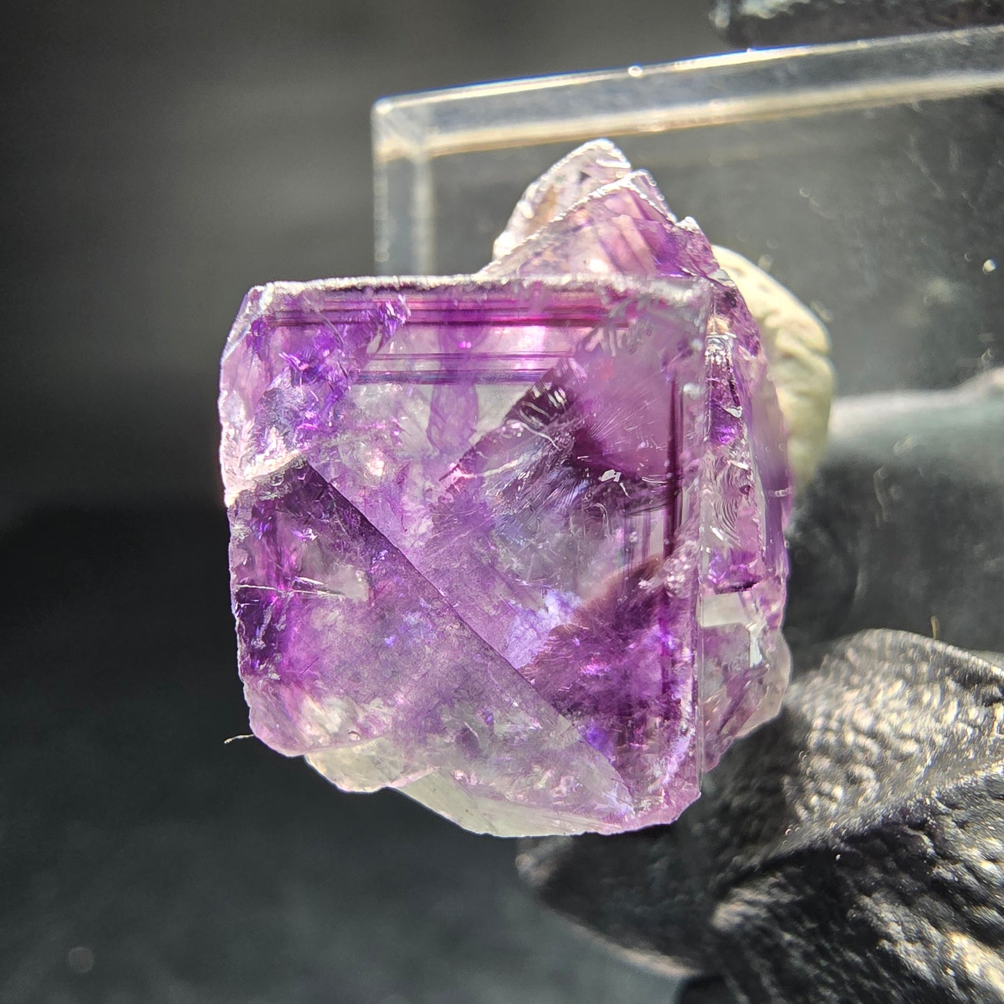 Seltene zonare Phantom Fluorit Würfel Stufe lila grün Okorusu Namibia 25*19*12mm