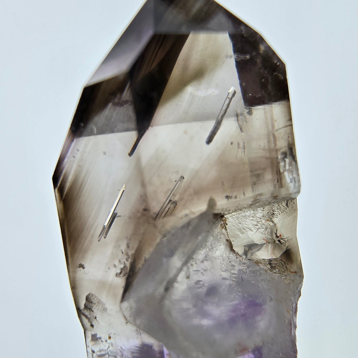 Cristal de sceptre d'améthyste fantôme transparent Goboboseb, Namibie 41*18*14mm Collection