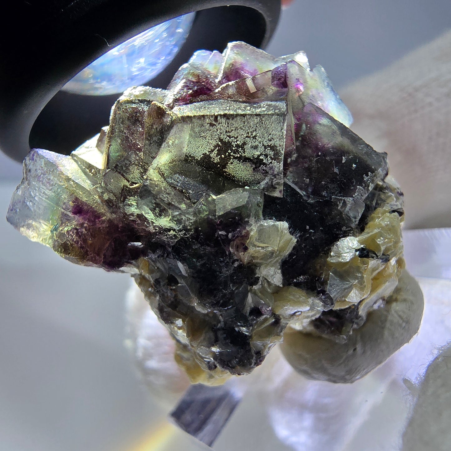 Spécimen de fluorite fantôme colorée, tourmaline scholle, muscovite, Erongo, Namibie, 33 x 29 x 23 mm