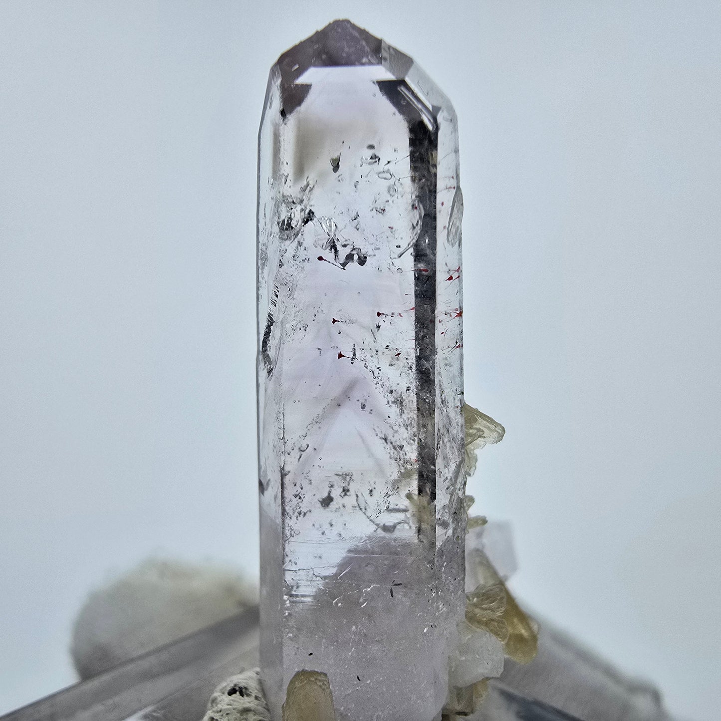 Phantom Amethyst mit Stilbit Stufe Goboboseb, Namibia 38*31*13mm Sammlung