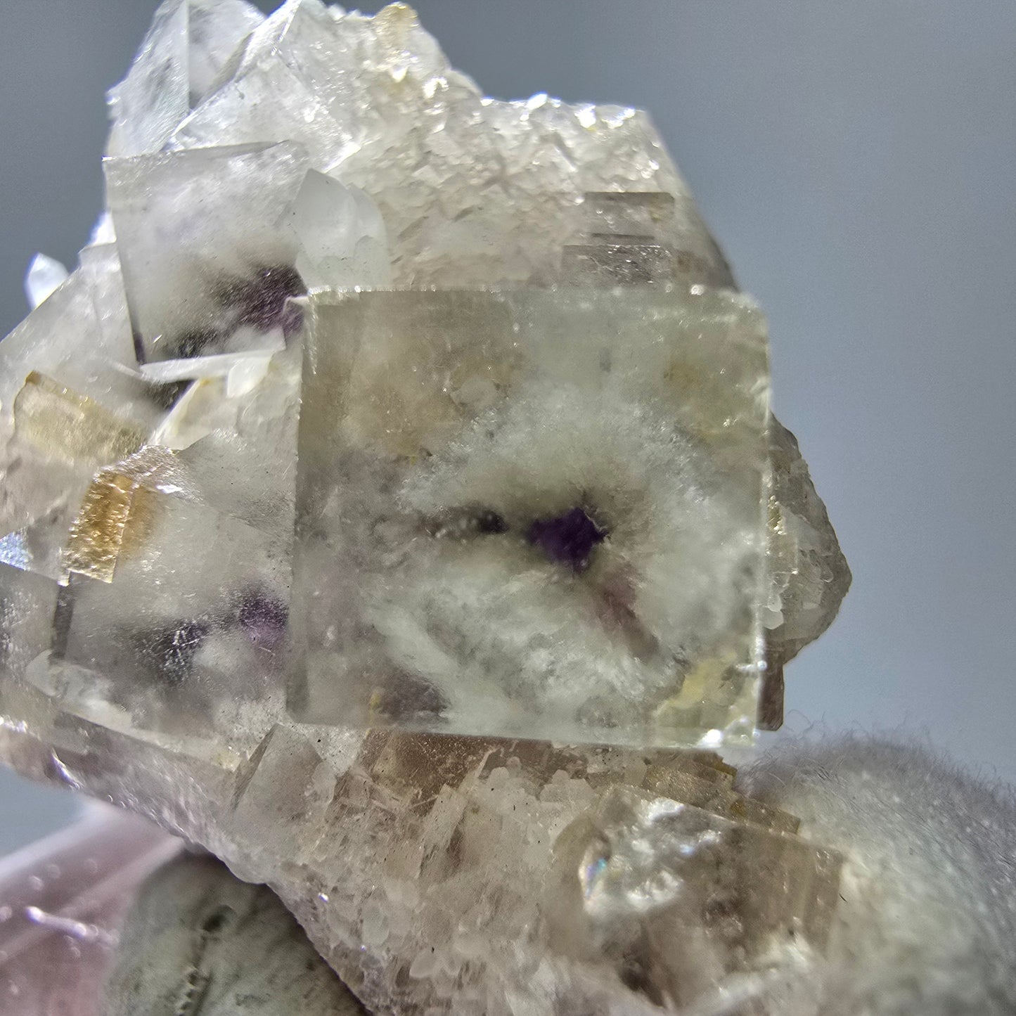 Seltene UV Phantom Fluorit Würfel, Quarz Stufe Brandberg, Namibia 29*27*18mm