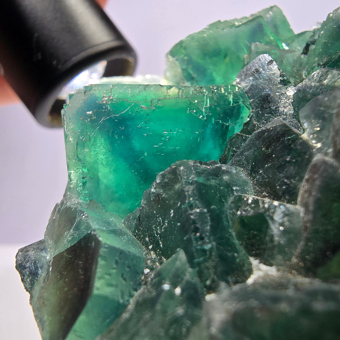 Grand cube de fluorite fantôme vert étagé Okorusu Namibie 102 x 78 x 28 mm