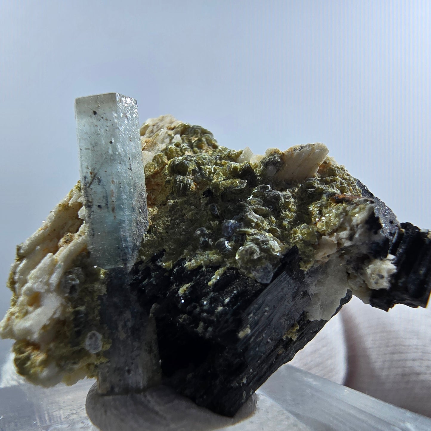 Aigue-marine de Setlene, tourmaline de Schörl, stade orthose Erongo, Namibie 27*25*17 mm