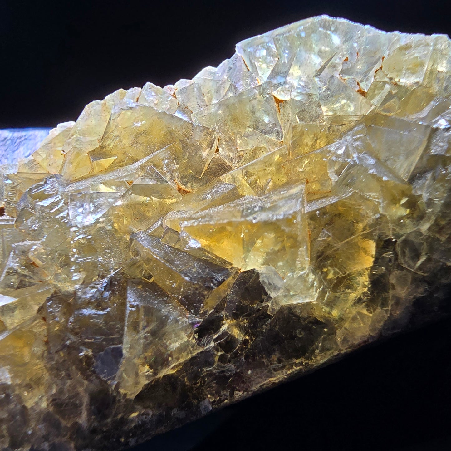 Honey Pocket Phantom Fluorite stage jaune violet Okorusu Namibie 49*27*11mm collection