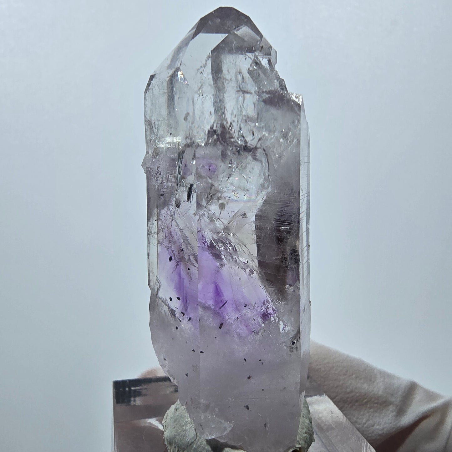 Améthyste fantôme, mine d'hématite Point Streep, Goboboseb, Namibie, 48 x 21 x 14 mm