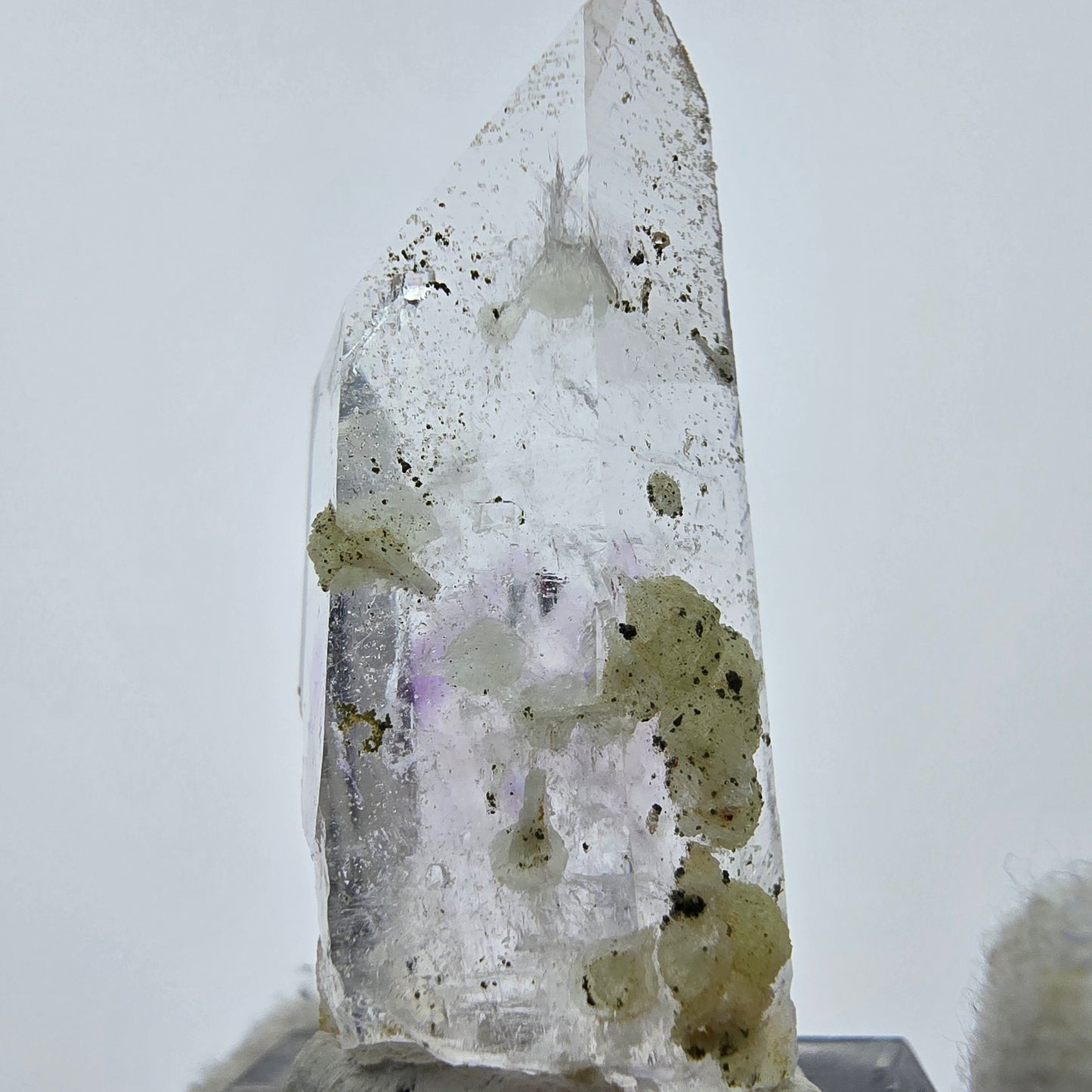 Phantom Amethyst mit Prehnit, Hämatit Streep Mine Goboboseb Namibia 42*16*15mm